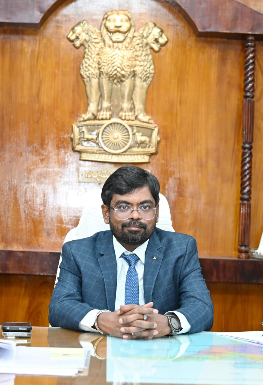 15వ తేదీ సోమవారం ప్రజా సమస్యల పరిష్కార వేదిక – మీకోసం నిర్వహిస్తాం––జిల్లా కలెక్టర్ డీకే బాలాజీ