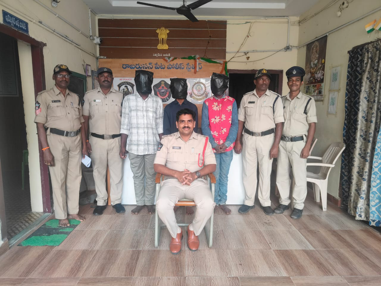 దొంగలను అరెస్టు చేసి రిమాండ్ కు పంపిన పోలీసులు