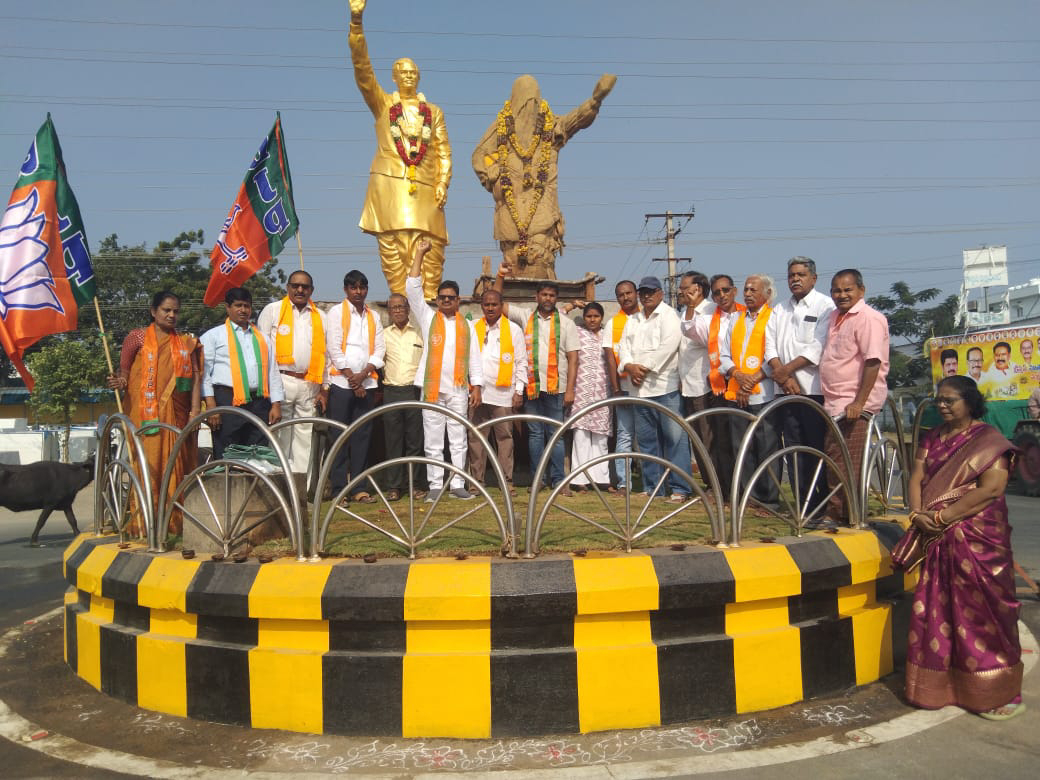 ఘనంగా మాజీ ప్రధాని అటల్ బిహారీ వాజ్ పేయి జయంతి వేడుకలు