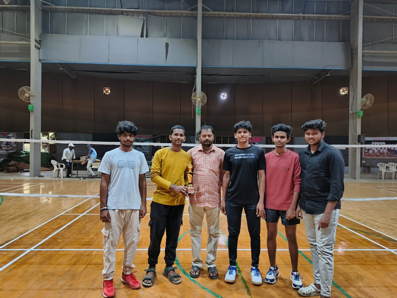 బ్యాడ్మింటన్ లో కృష్ణా విశ్వవిద్యాలయం ఇంజనీరింగ్ విద్యార్థుల ప్రతిభ