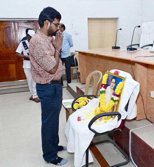 అమరజీవి పొట్టి శ్రీరాములు చిరస్మరణీయులు: జిల్లా కలెక్టర్ డీకే బాలాజీ