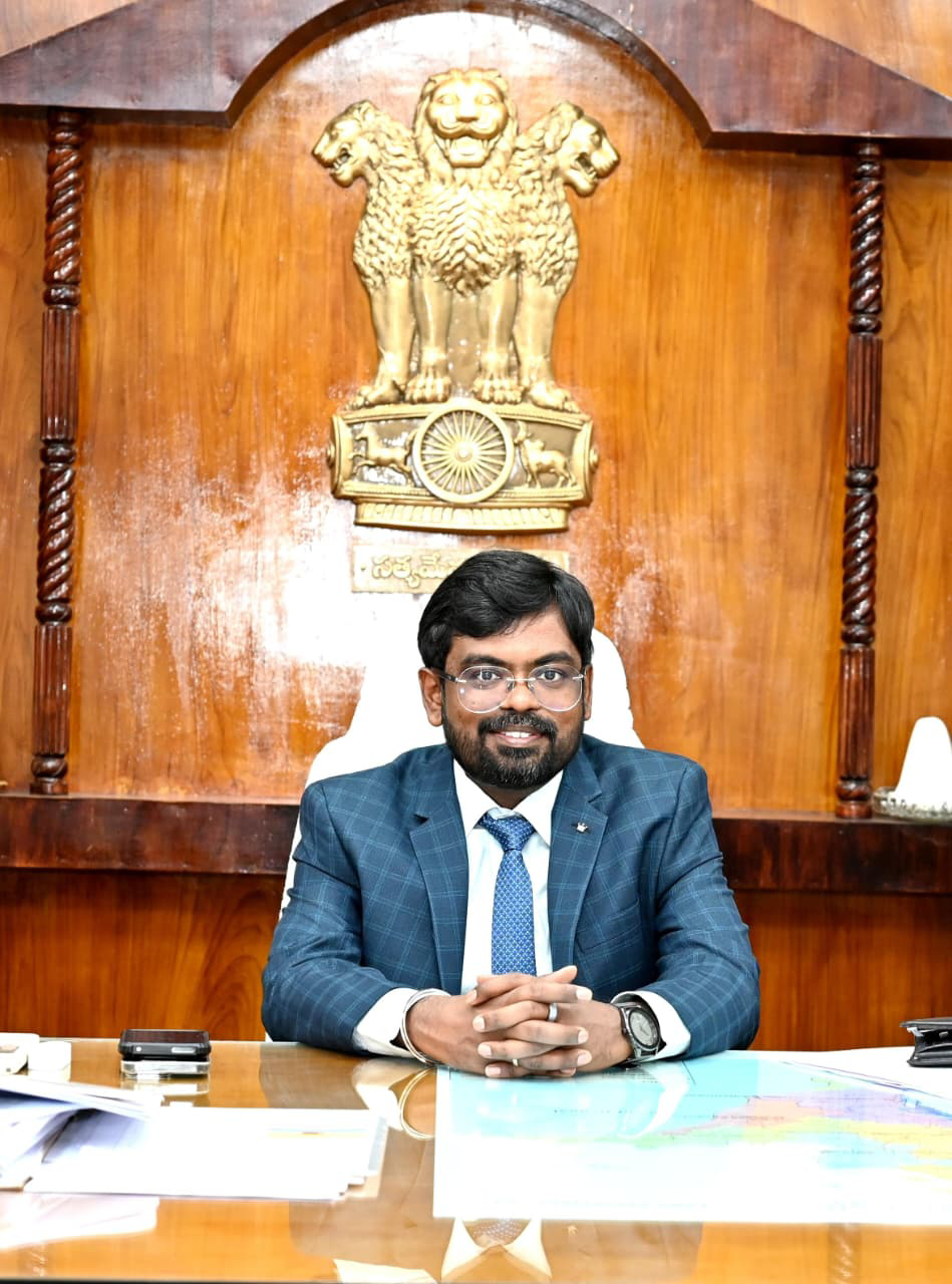 జిల్లా ప్రజలకు సంక్రాంతి శుభాకాంక్షలు తెలియజేసిన జిల్లా కలెక్టర్ డీకే బాలాజీ