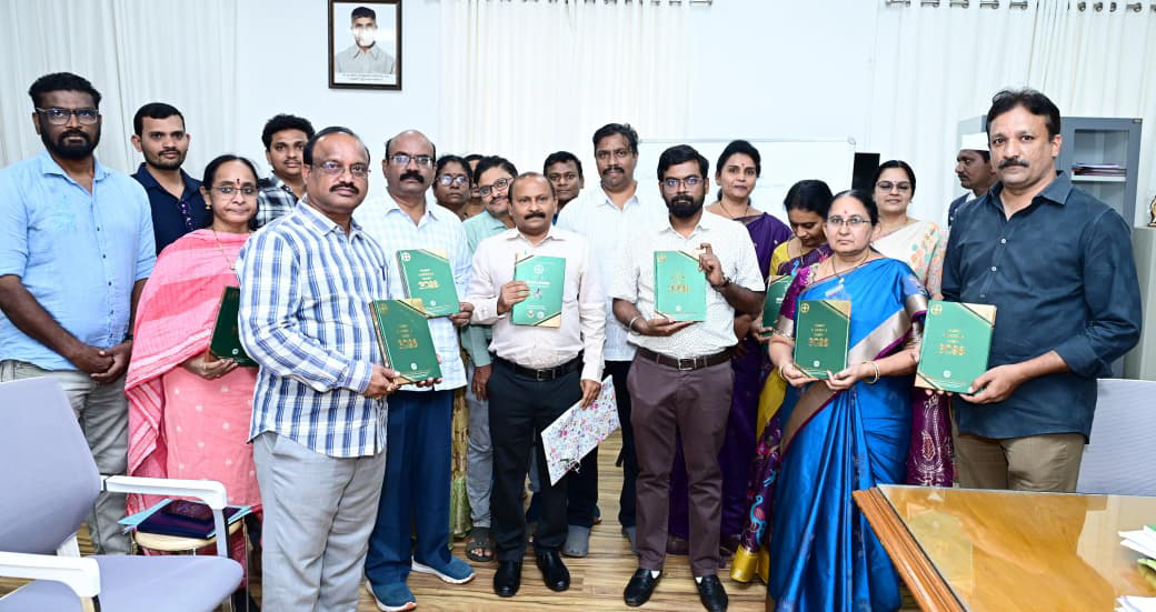 సీడ్ బాల్స్ వెదజల్లే కార్యక్రమాన్ని పెద్ద ఎత్తున చేపట్టాలి: జిల్లా కలెక్టర్ డీకే బాలాజీ