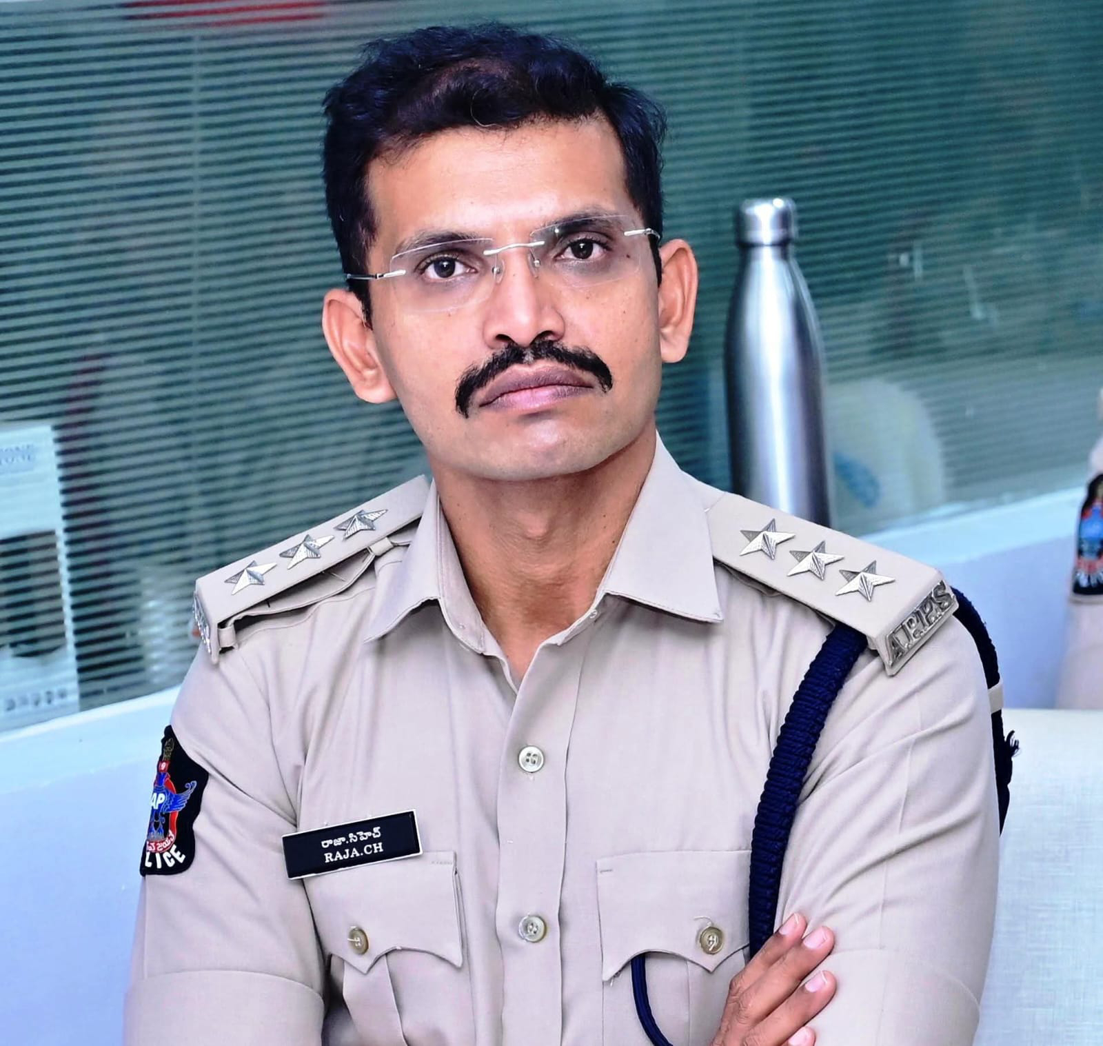 విద్యార్థుల చదువుకు ఆటంకం కలిగించరాదు – నగర డిఎస్పి సిహెచ్ రాజా