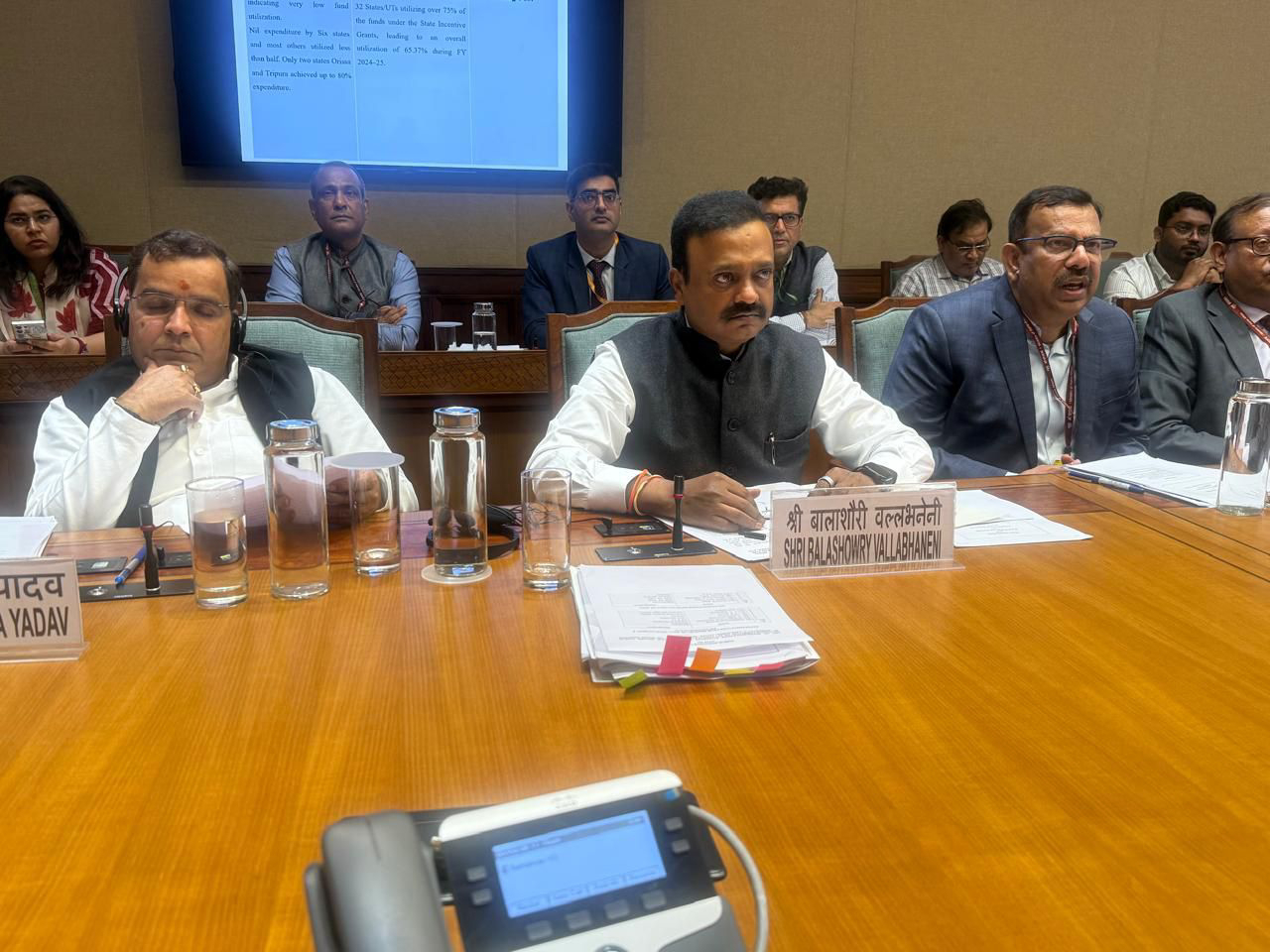 పబ్లిక్ అకౌంట్స్ కమిటీ సమావేశంలో పాల్గొన్న ఎంపీ