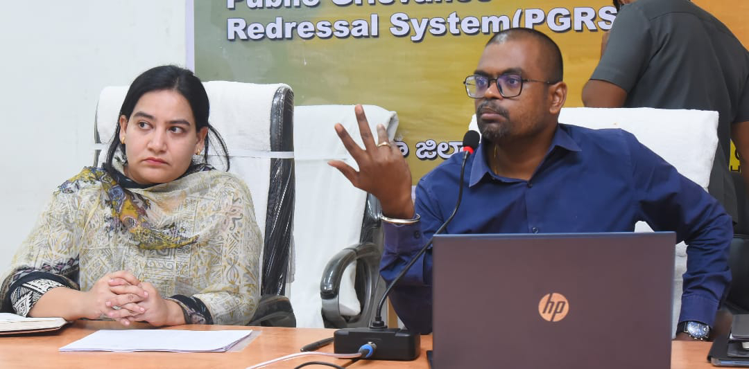 జిల్లా అధికారులతో కలెక్టర్ సమావేశం