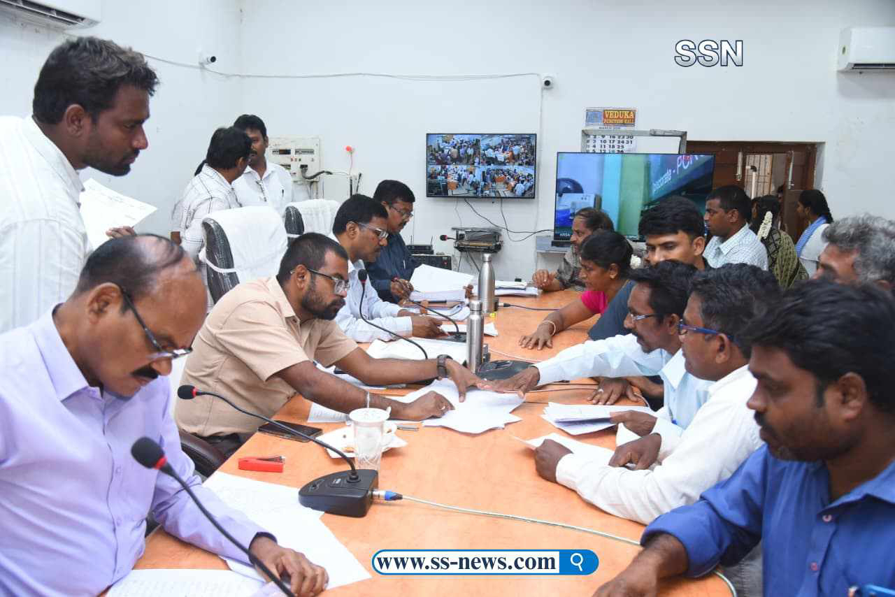 ఉద్యోగుల నుండి 9 అర్జీలు ప్రజలనుండి 112 ఆర్జీలు