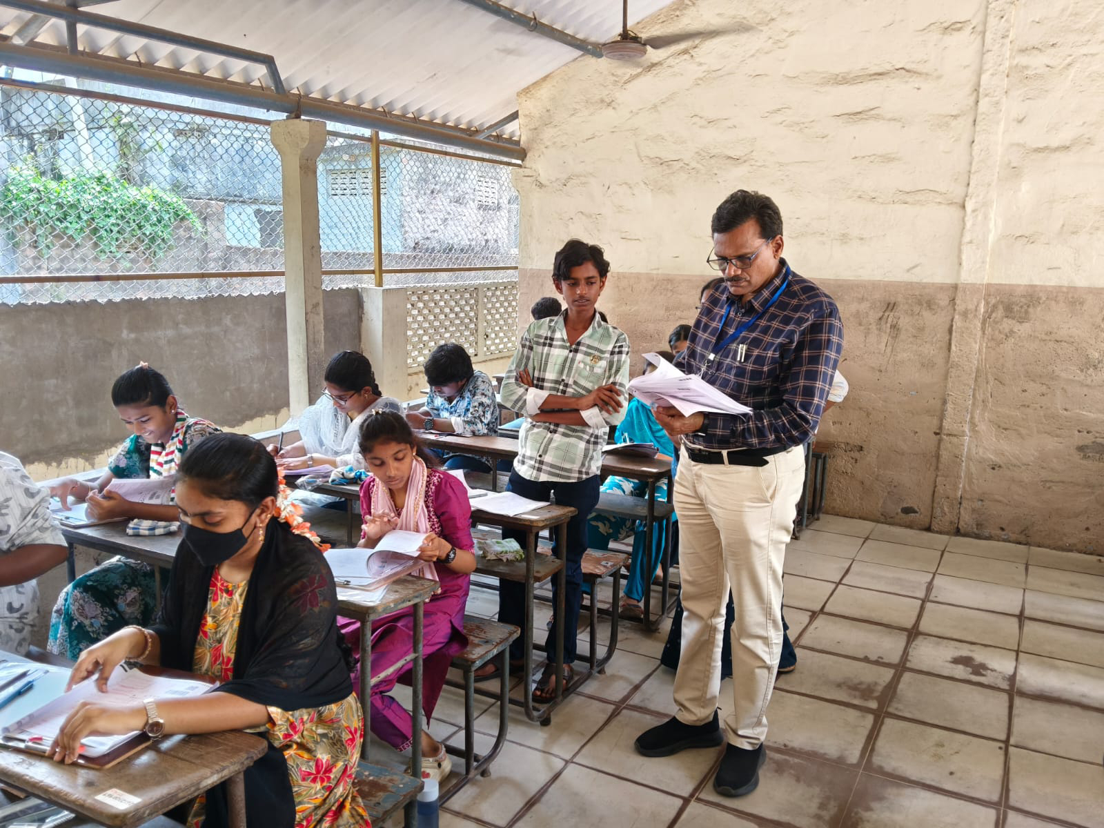 డిఇఓ పదవ తరగతి పరీక్ష కేంద్రాలు తనిఖీ