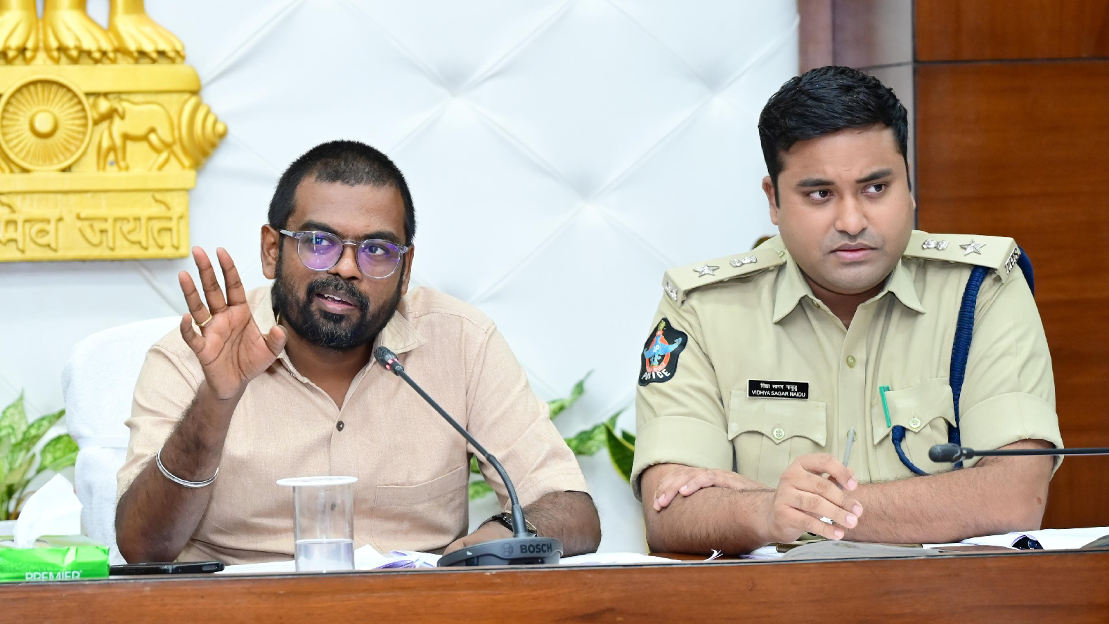 బాలల సంక్షేమ పరిరక్షణకు ప్రత్యేక చర్యలు –– జిల్లా కలెక్టర్