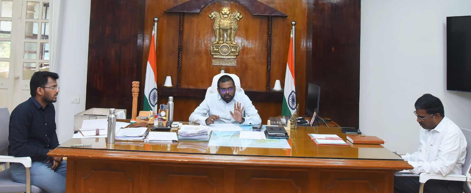 రబిలో సజావుగా ధాన్యం కొనుగోలుకు అవసరమైన అన్ని ఏర్పాట్లు: జిల్లా కలెక్టర్ డీకే బాలాజీ