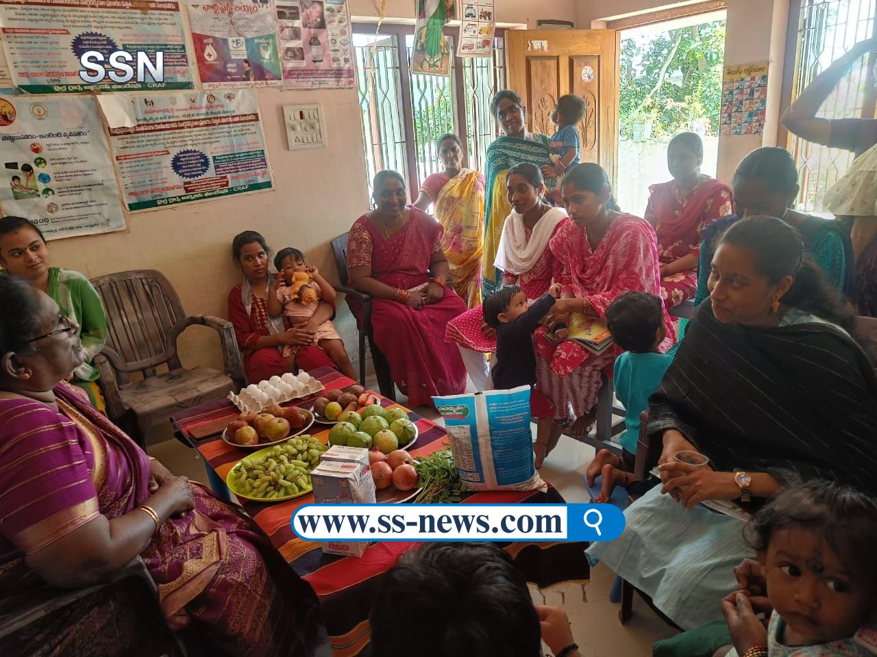 అంగన్వాడీ కేంద్రంలో మహిళా దినోత్సవం