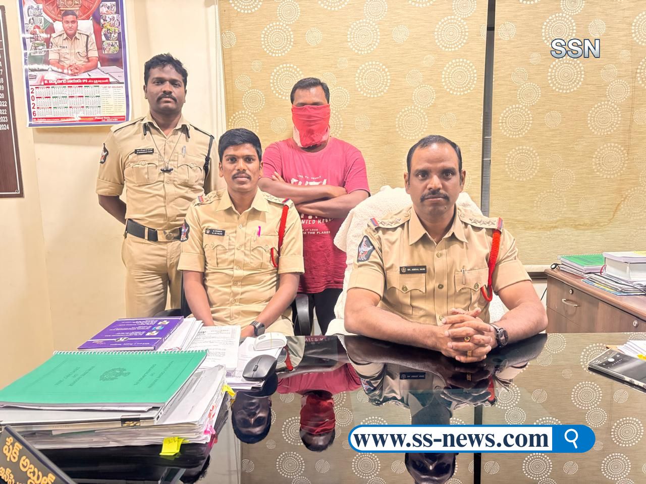 ఆన్‌లైన్ క్రికెట్ బెట్టింగ్ నిర్వహిస్తున్న వ్యక్తి అరెస్ట్