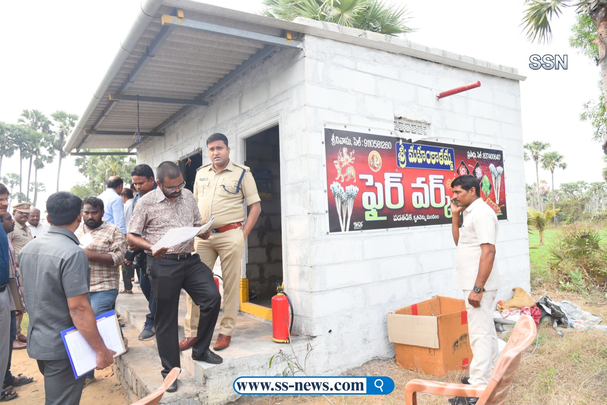 బాణసంచా తయారీలో నిబంధనలు ఉల్లంఘిస్తే కఠిన చర్యలు –– జిల్లా కలెక్టర్ డీకే బాలాజి