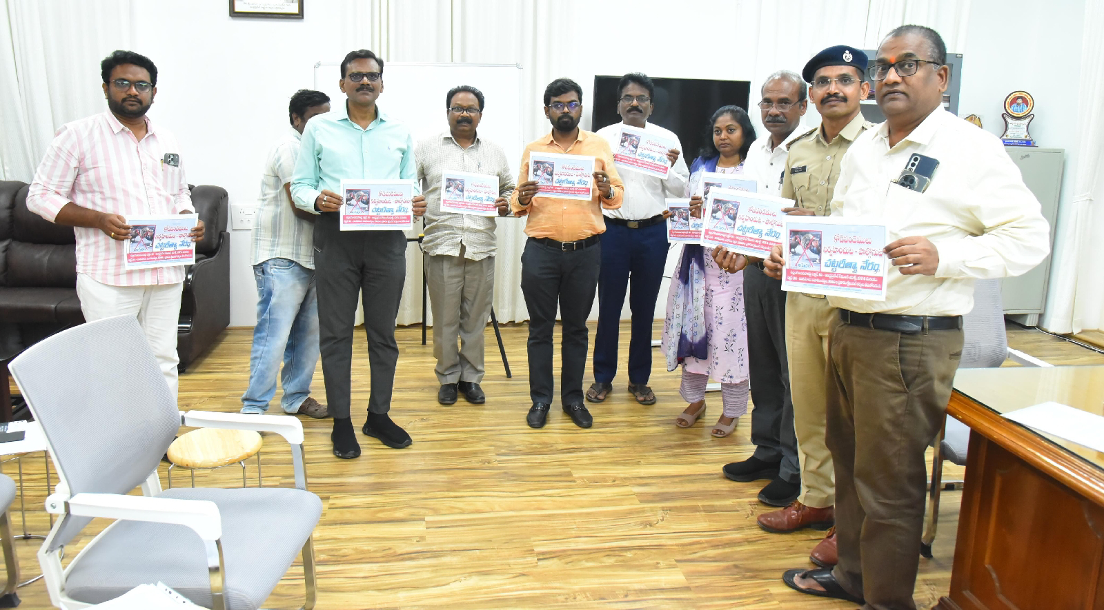 కోడిపందాలను నిర్వహిస్తే కఠిన చర్యలు…… జిల్లా కలెక్టరు డీకే బాలాజీ