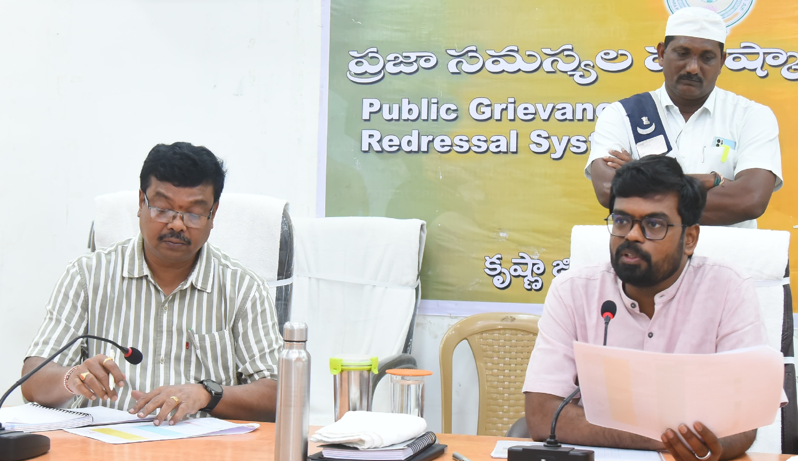 గృహ నిర్మాణ పనులు వేగవంతం చెయ్యాలి….. డీకే బాలాజీ