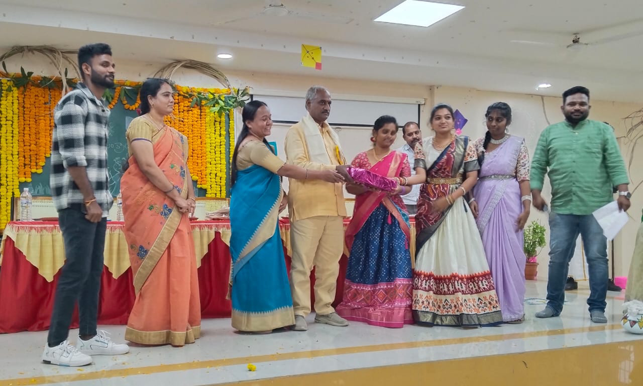 కృష్ణా యూనివర్సిటీ లో సంక్రాంతి వేడుకలు