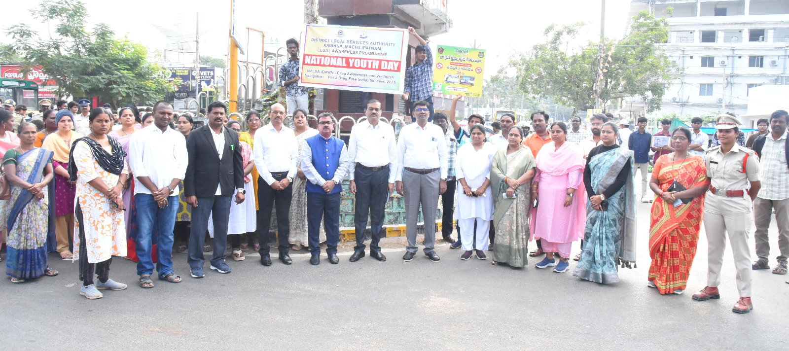 యువత మత్తుపదార్థాలకు దూరంగా ఉండాలి–– జిల్లా ప్రధాన న్యాయమూర్తి, జిల్లా న్యాయ సేవాధికార సంస్థ చైర్మన్ గుట్టాల గోపి