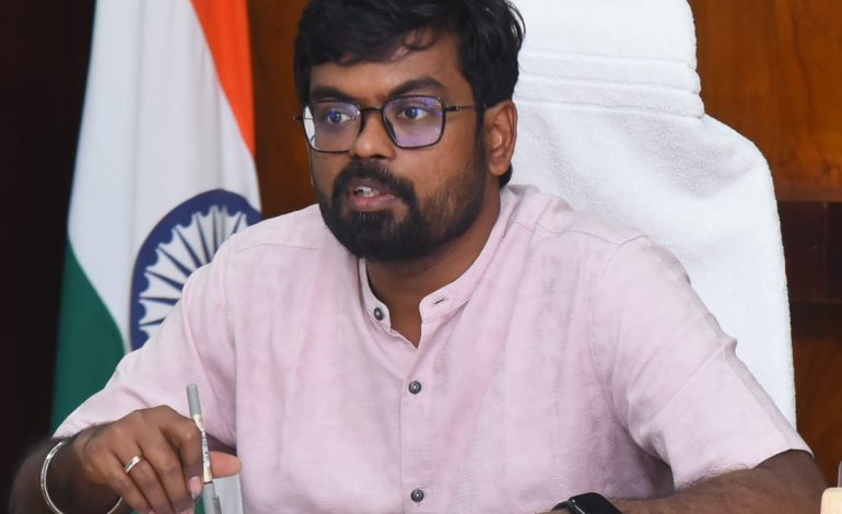 జనవరి 12వ తేదీ సోమవారం ప్రజా సమస్యల పరిష్కార వేదిక – మీకోసం నిర్వహిస్తాం – జిల్లా కలెక్టర్ డీకే బాలాజీ