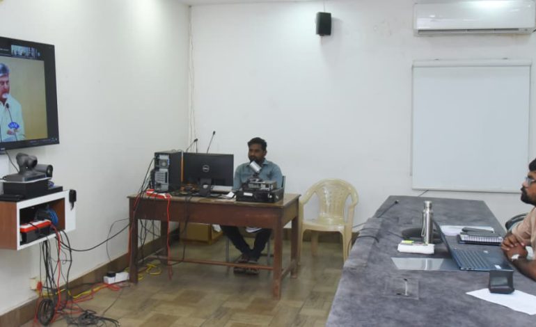 వర్చువల్గా జిల్లా కలెక్టరుతో సమావేశమైన చంద్రబాబు నాయుడు