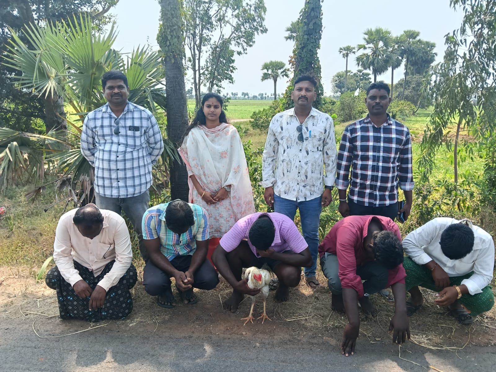 ఘంటసాల మండల పరిధిలో కోడి పందాల నిర్వహణపై పోలీస్ దాడి