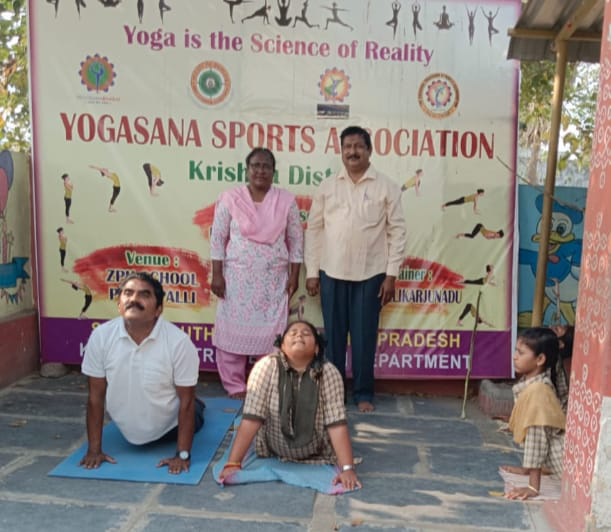 యోగ శిక్షణలో కృష్ణా జిల్లాను అగ్రస్థానంలో నిలుపుదాం
