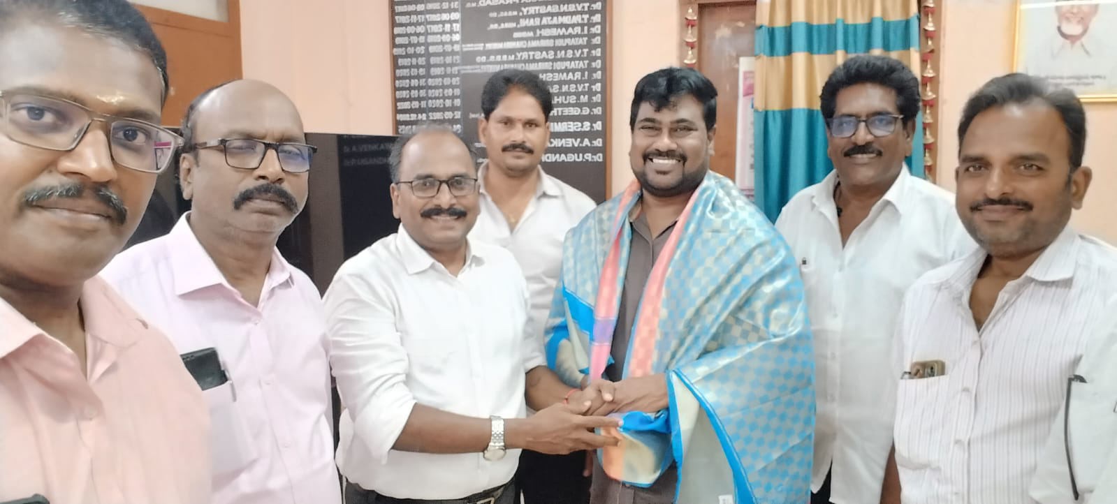 గ్రామీణ వైద్యుల సేవలు అనన్య సామాన్యం