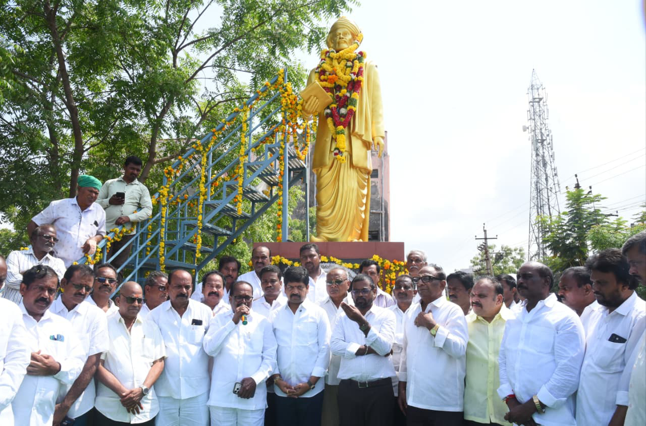 బడుగు బలహీన వర్గాల ప్రజల అభ్యున్నతికి మహాత్మ జ్యోతి రావు పూలే పాటుపడ్డారు : రాష్ట్ర గనులు, భూగర్భవనరులు ఎక్సైజ్ శాఖ మంత్రి కొల్లు రవీంద్ర