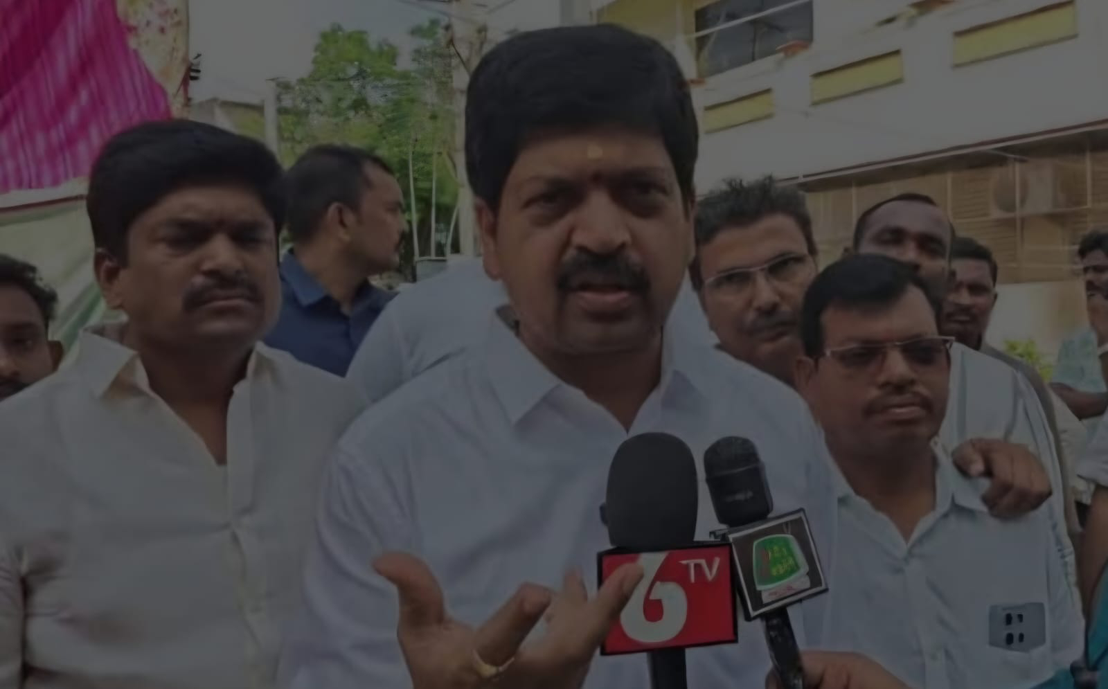 జగన్ పై తీవ్ర వ్యాఖ్యలు చేసిన కొల్లు రవీంద్ర