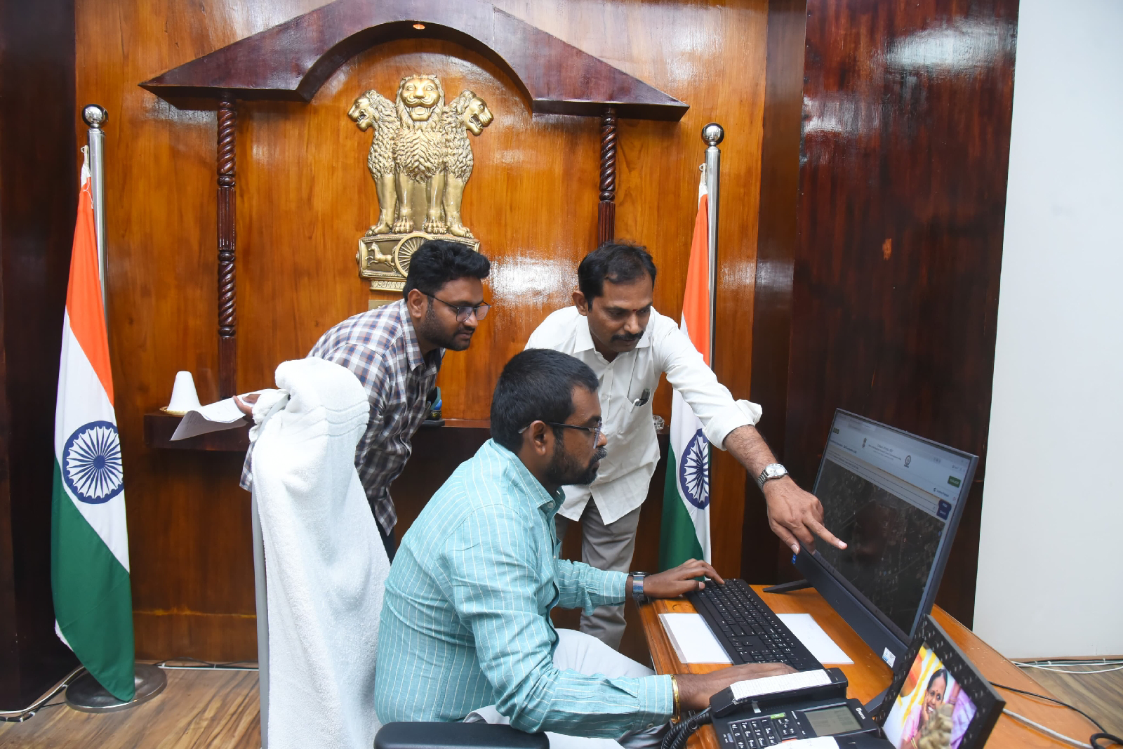 జనాభా గణన ప్రతి ఒక్కరూ సొంతంగా ఆన్లైన్ పోర్టల్ ద్వారా ఏప్రిల్ 30వ తేదీ వరకు చేసుకోవాలి : జిల్లా కలెక్టర్ డీకే బాలాజీ