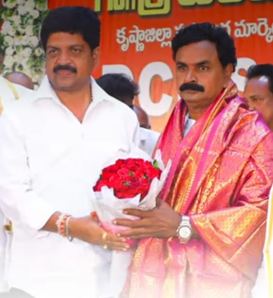 మచిలీపట్నం కూటమిలో ‘మిత్రభేదం’