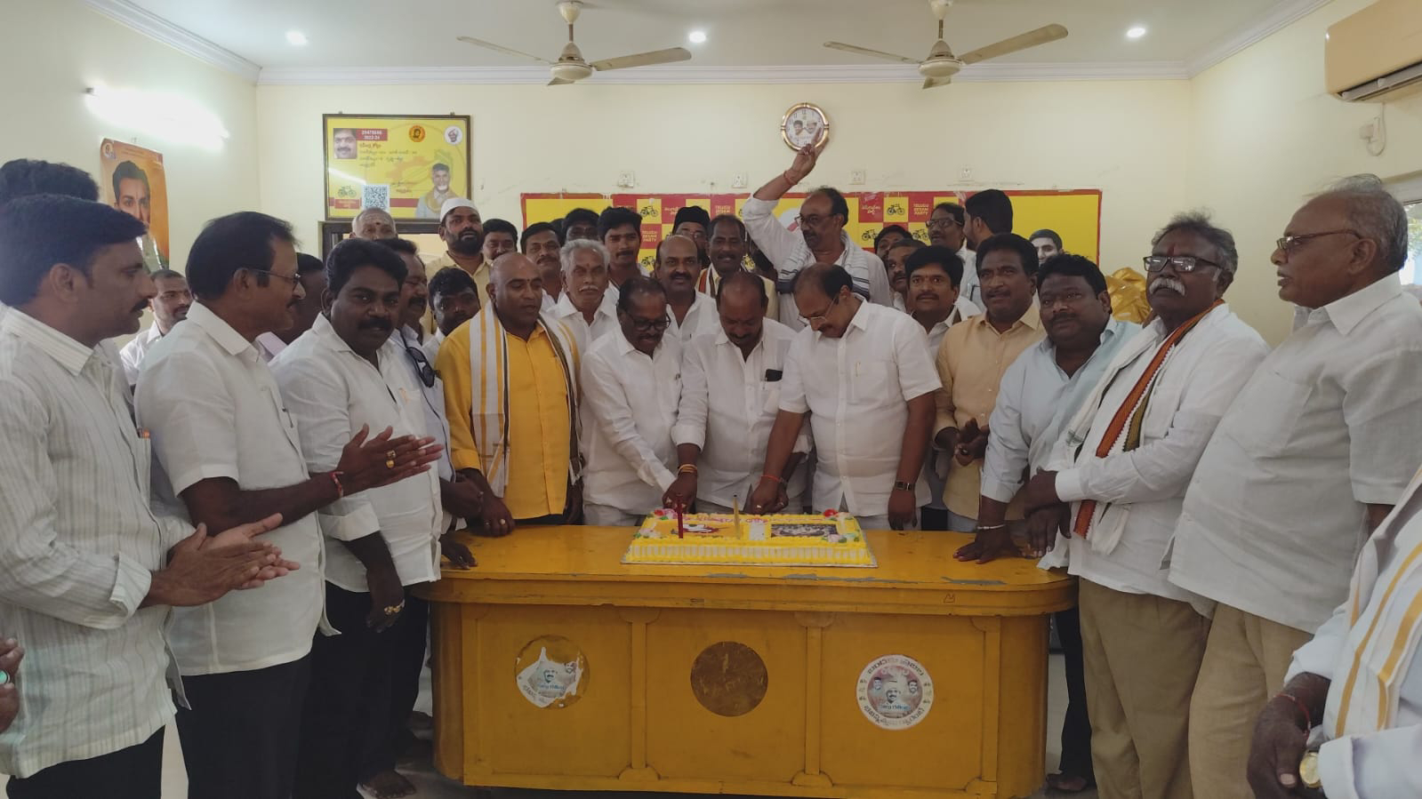 బందరు లో చంద్రబాబు జన్మదిన వేడుకలు