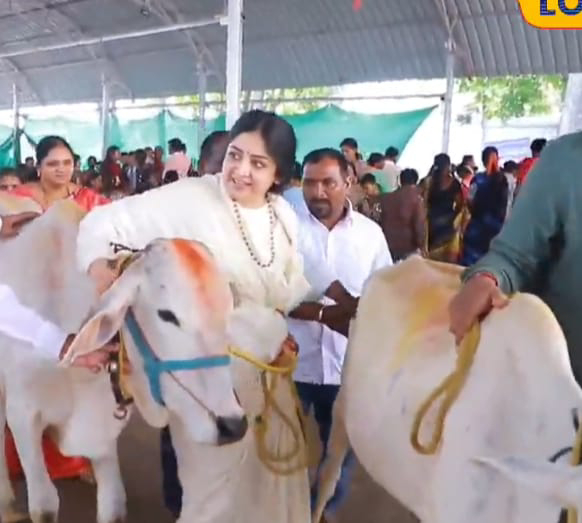 శైవ క్షేత్రంలో టాలీవుడ్ హీరోయిన్ పూనమ్ కౌర్