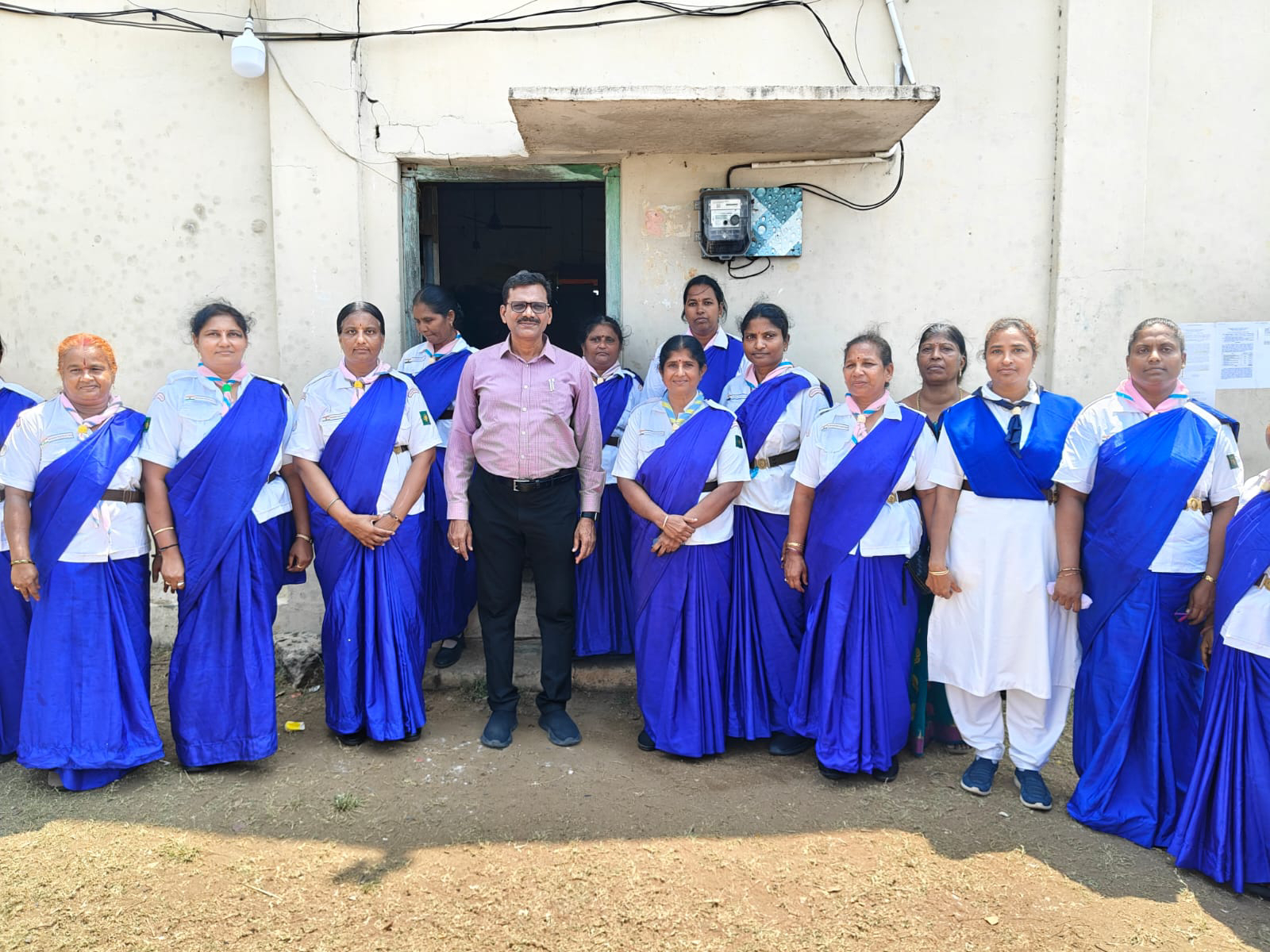 మచిలీపట్నం స్కౌట్స్ అండ్ గైడ్స్ రీజినల్ క్యాంపును సందర్శించిన డీఈవో