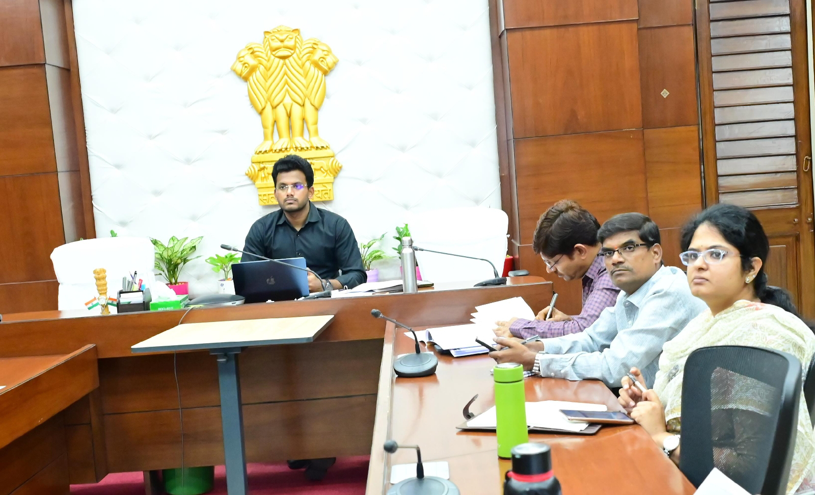 రెవిన్యూ అంశాలపై కలెక్టర్లతో వీడియో కాన్ఫరెన్స్