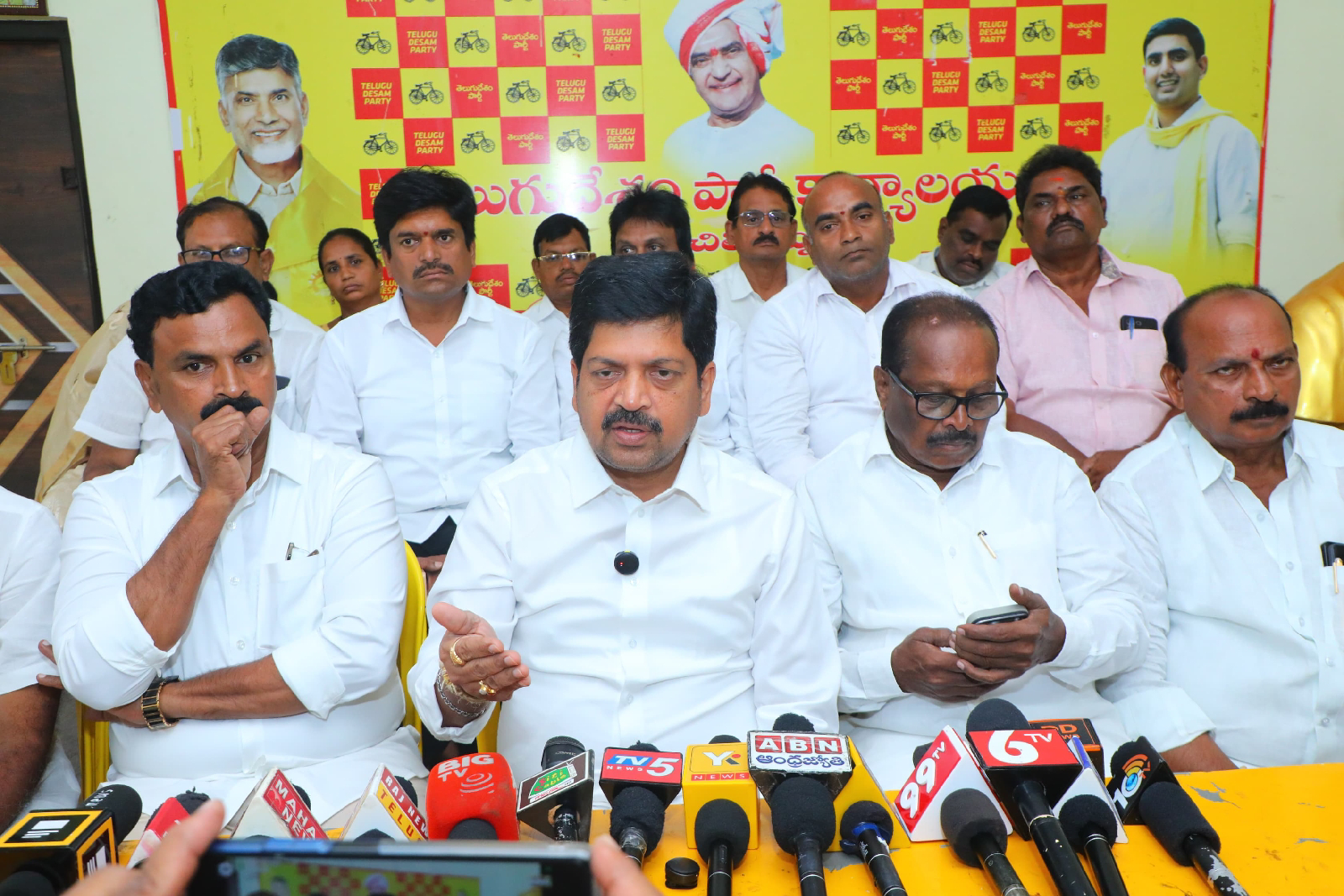 బందరు పోర్టును మేమే పూర్తి చేస్తాం: మంత్రి కొల్లు రవీంద్ర