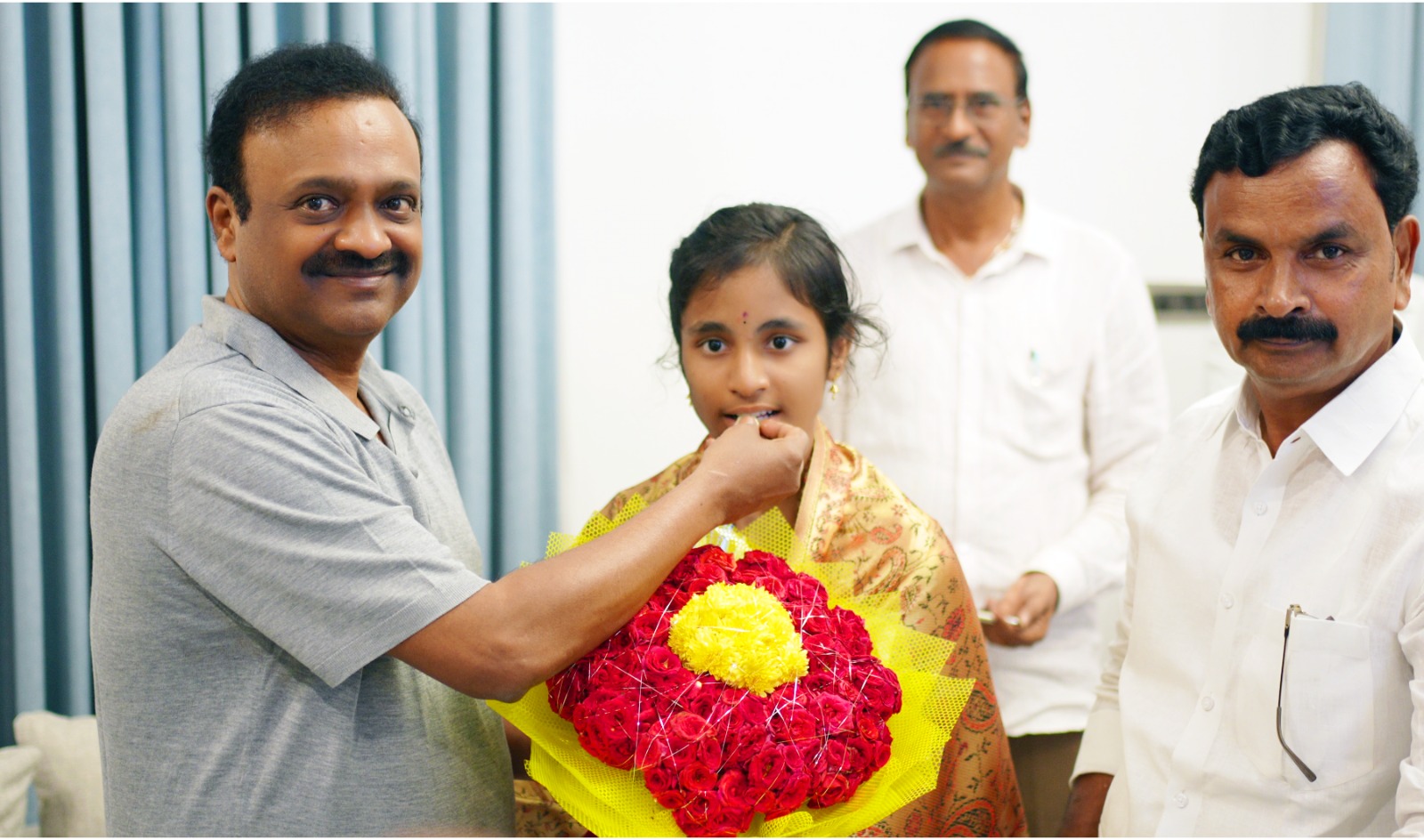 ఎస్‌ఎస్‌సీ 2026లో రాష్ట్ర 2వ ర్యాంక్ సాధించిన లలితా కుమారిని సత్కరించిన ఎంపీ బాలశౌరి