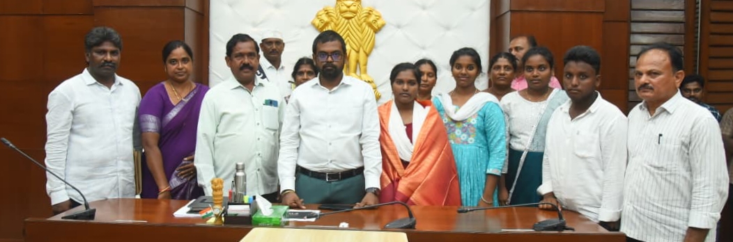 ఉత్తమ ఫలితాలు సాధించిన విద్యార్థులకు కలెక్టర్ ప్రశంస