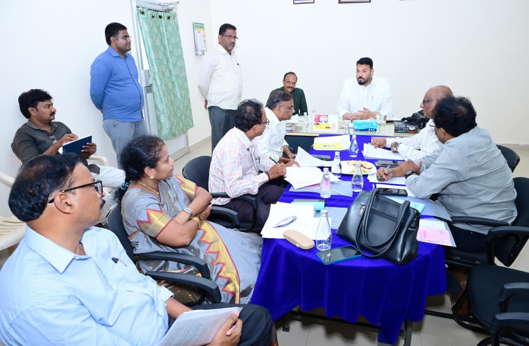 గ్రంథాలయాలు డిజిటల్ నాలెడ్జి సెంటర్లు: చైర్మన్ బేగ్