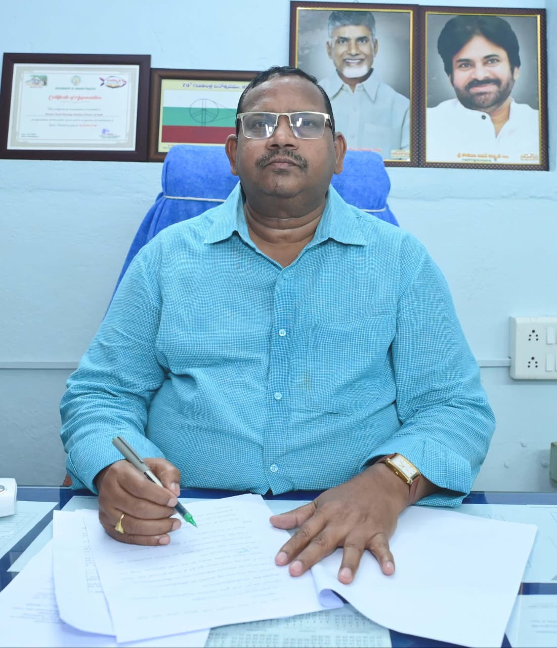 సిమెంట్, స్టీల్ అమ్ముకుంటున్నారనే ఆరోపణలను ఖండించిన కృష్ణా జిల్లా హౌసింగ్ అధికారి