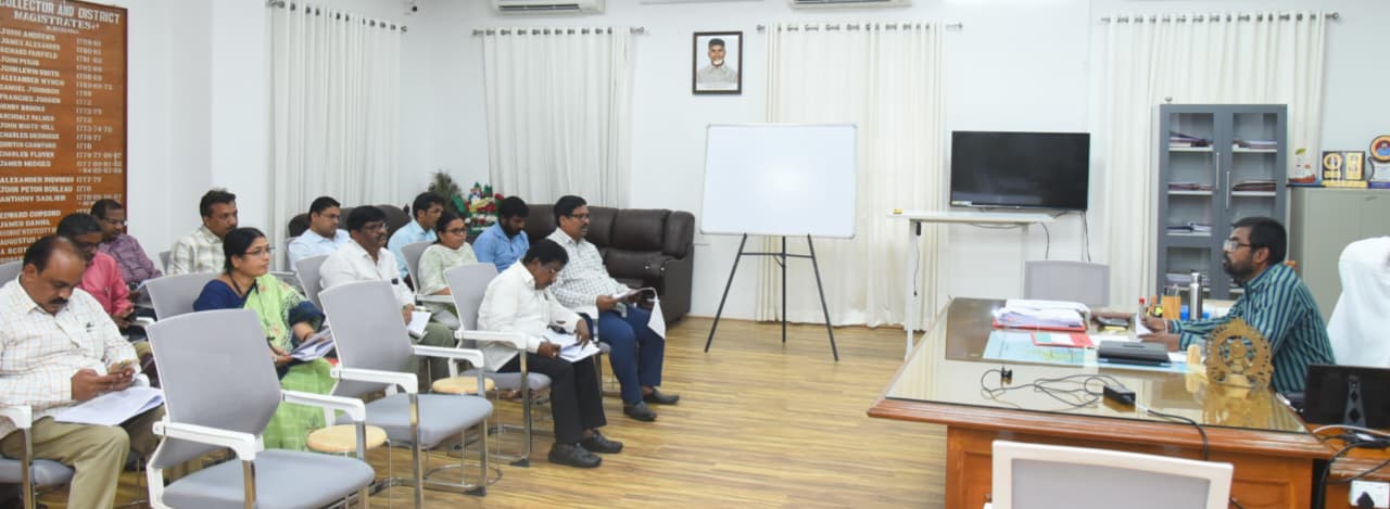 అనుమతులు మంజూరైనా పరిశ్రమలు ప్రారంభించని లబ్ధిదారులకు నోటీసులు: జిల్లా కలెక్టర్ డీకే బాలాజీ