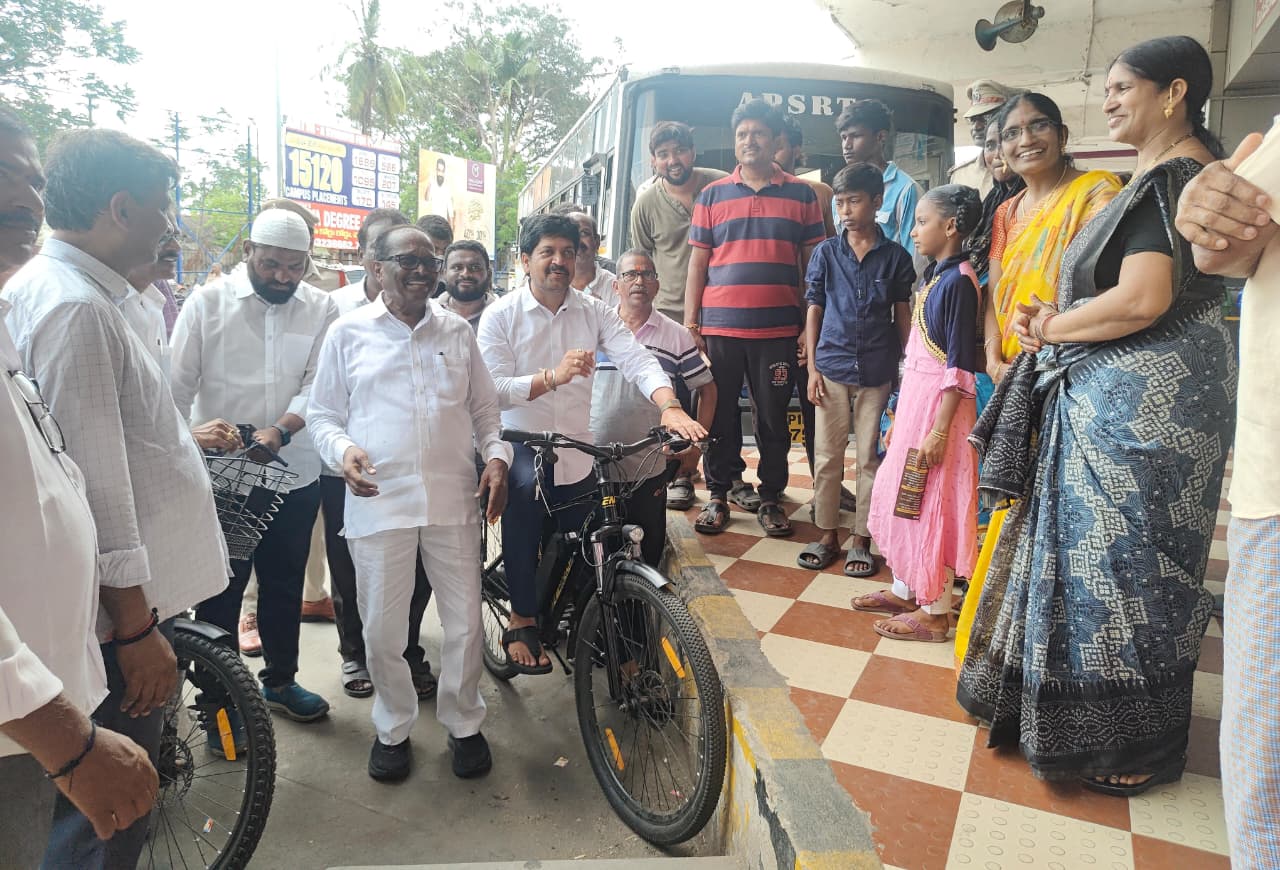 ఇంధనాల వినియోగంలో పొదుపు పాటించాలి –– మంత్రి కొల్లు రవీంద్ర