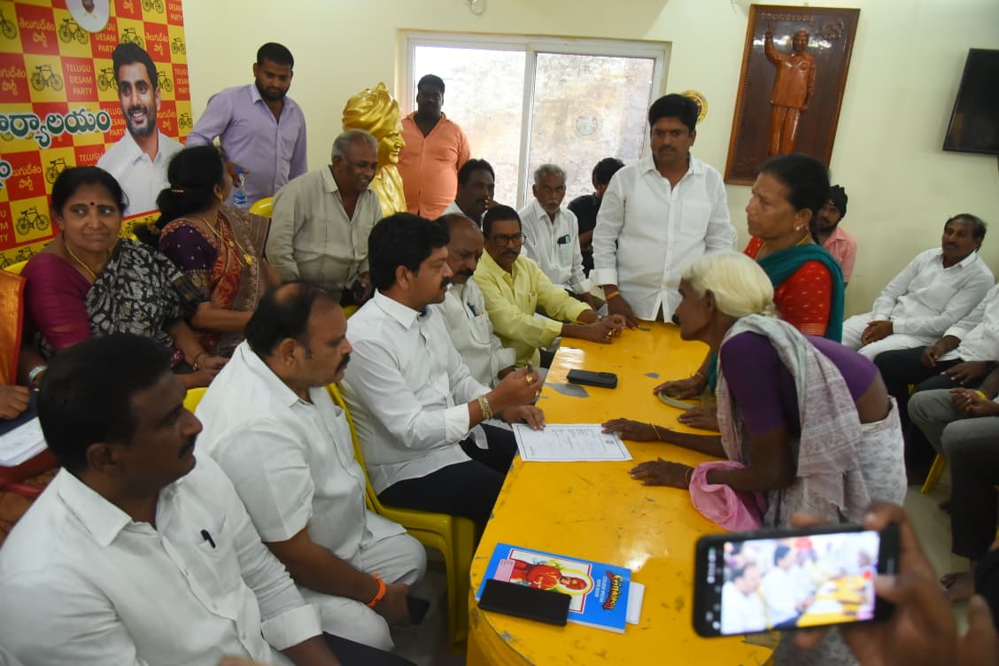 ప్రజా సమస్యల పరిష్కారానికి ప్రభుత్వం కట్టుబడి ఉంది – మంత్రి కొల్లు రవీంద్ర