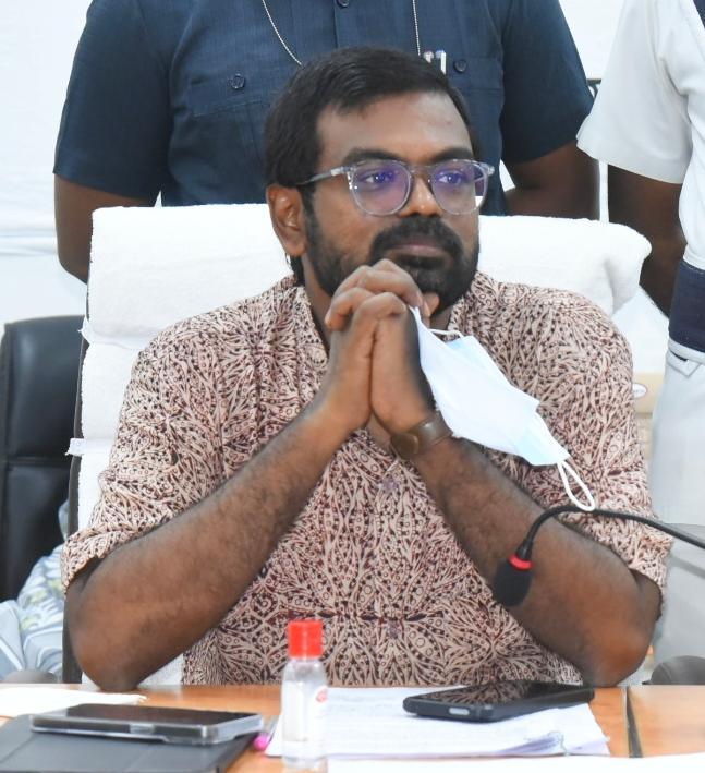 ఆపరేషన్ క్లీన్ స్వీప్‌ను ప్రజా ఉద్యమంగా మార్చాలి.. జిల్లా కలెక్టర్ డీకే బాలాజి