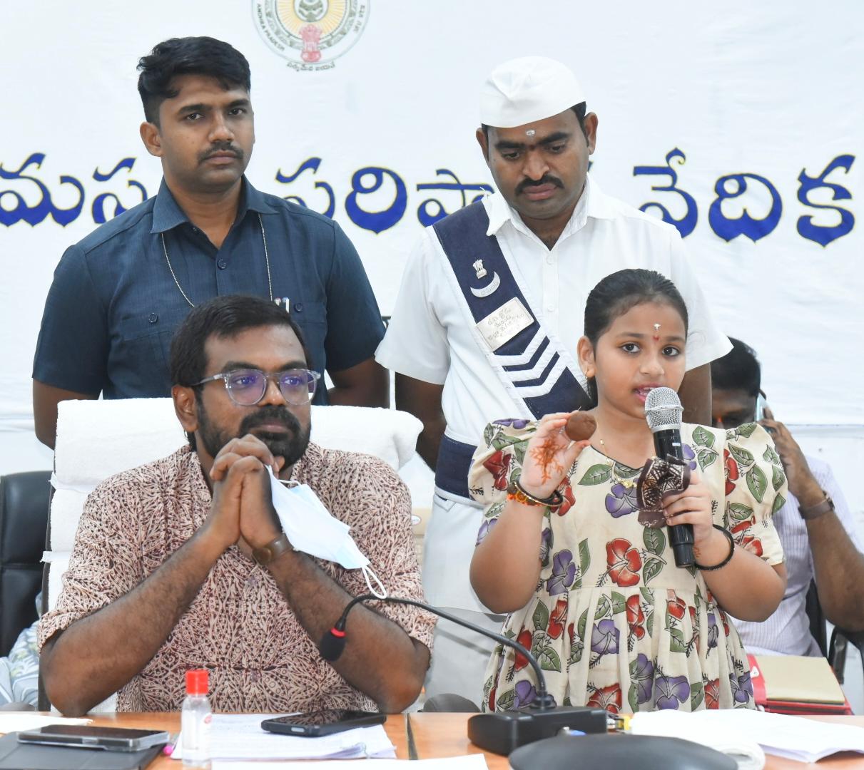 మా కోసం పర్యావరణాన్ని పరిరక్షించండి: చిన్నారి ఆద్యా పిలుపు