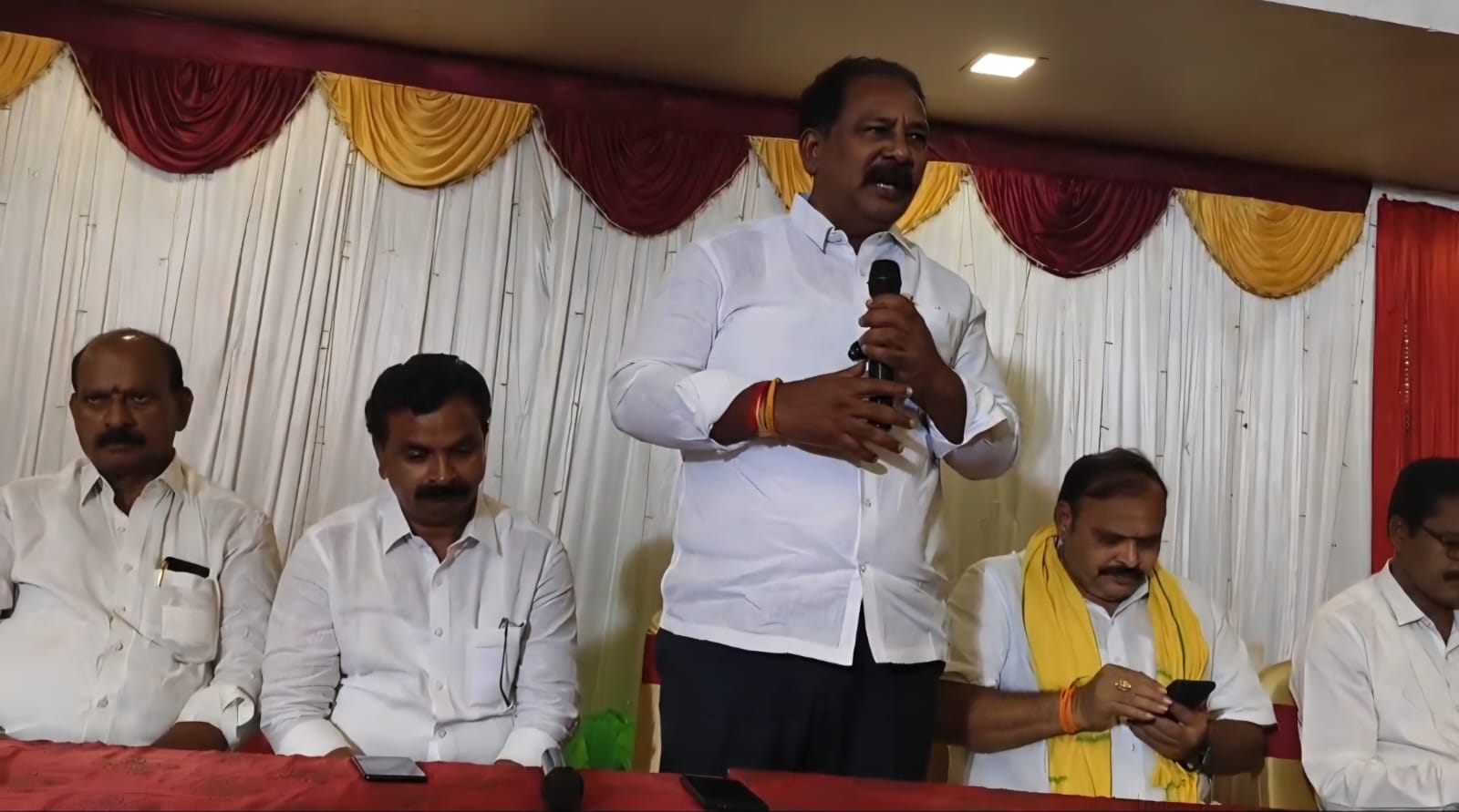 మెగా డీఎస్సీలు వేసిన ఘనత చంద్రబాబుది.!