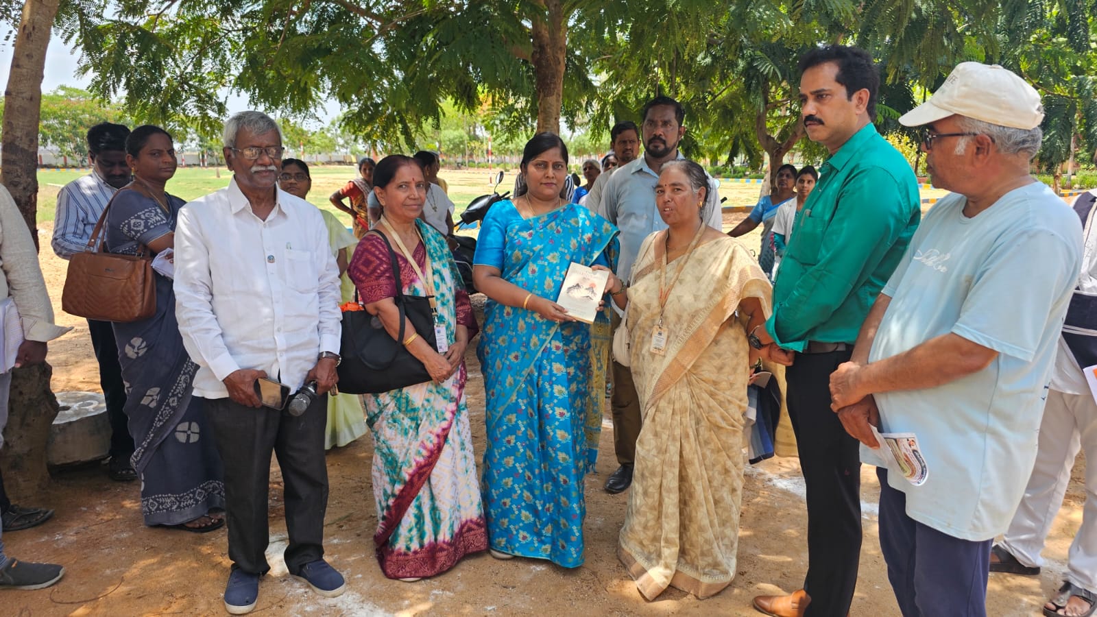 సాంఘిక సంక్షేమ బాలుర వసతి గృహంలో నెట్ జీరో హెల్తీ క్యాంపస్ కార్యక్రమాన్ని ప్రారంభించిన సాంఘిక సంక్షేమ శాఖ డైరెక్టర్ లావణ్య వేణి
