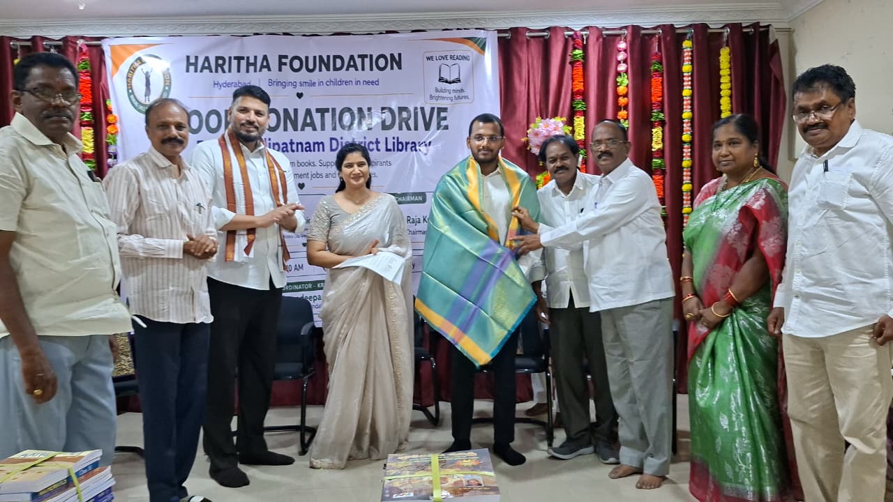 కృష్ణా జిల్లా కేంద్ర గ్రంథాలయంలో ఘనంగా ‘బుక్ డొనేషన్ డ్రైవ్’ కార్యక్రమం