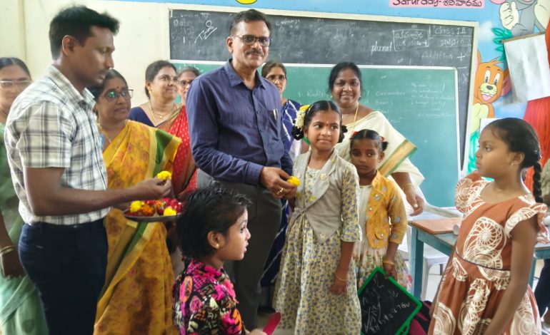 జిల్లాలో ఘనంగా ప్రారంభమైన పాఠశాలలు