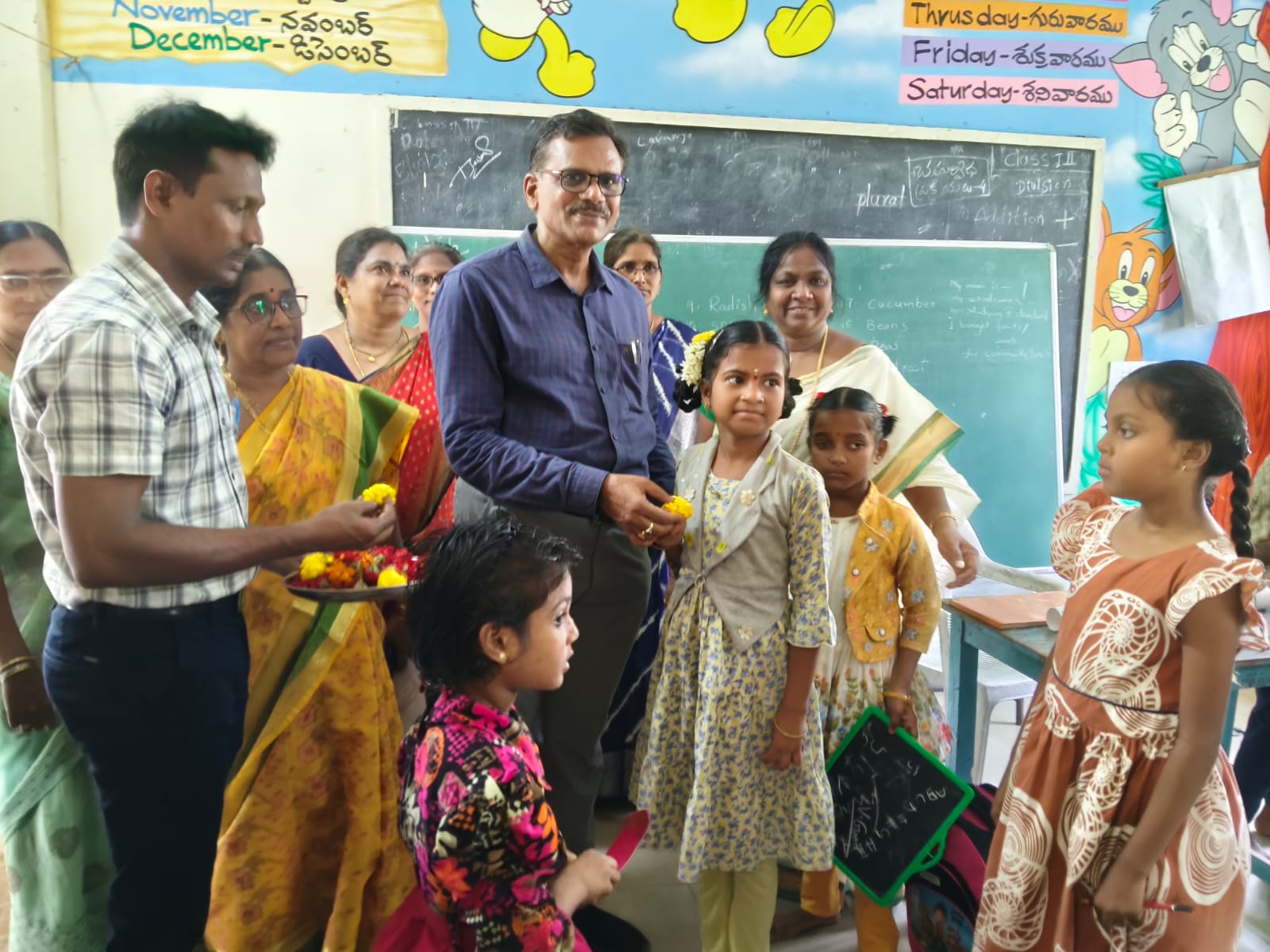 జిల్లాలో ఘనంగా ప్రారంభమైన పాఠశాలలు