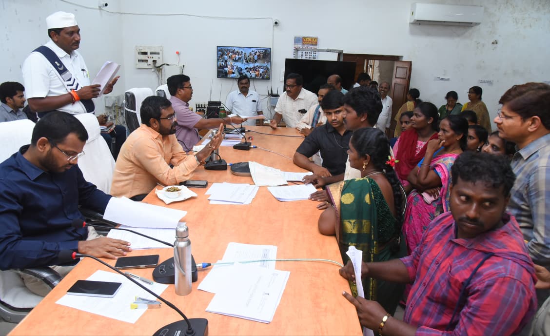 ప్రజా సమస్యల పరిష్కారంపై ప్రత్యేక దృష్టి – జిల్లా కలెక్టర్ డీకే బాలాజి